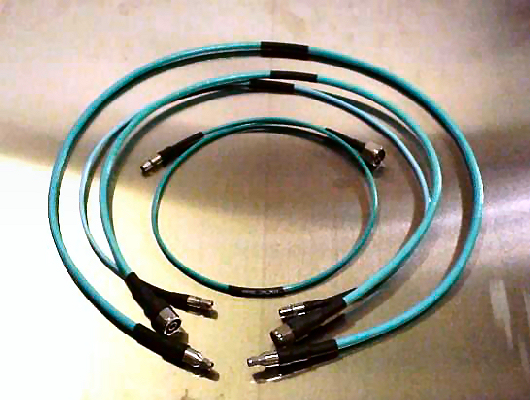 Mikrowellenkabel als Rohkabel oder konfektionierte Kabelarmaturen