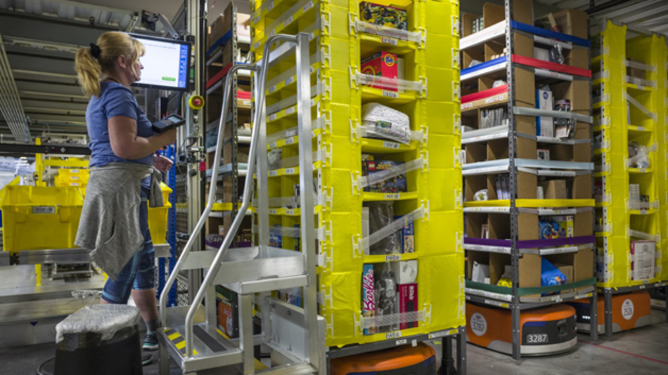 Roboter arbeiten im Lager von Amazon Industrie 4.0 & IoT Seite 3