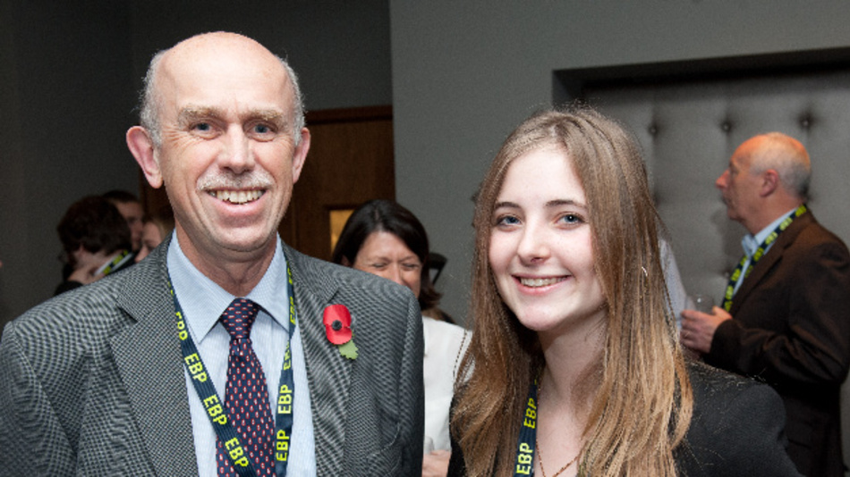 Neuer CEO für Dynex Power Dr. Paul Taylor geht, Clive Vacher kommt